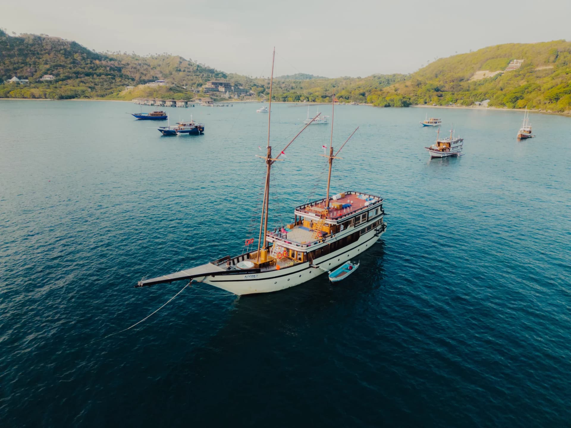 4 Days Lombok to Komodo Liveaboard Cruise
