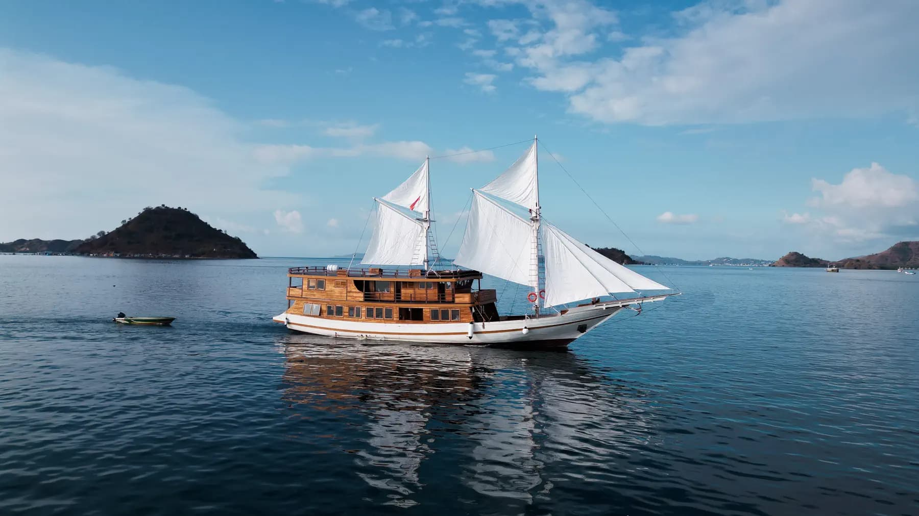 Sundari Voyages