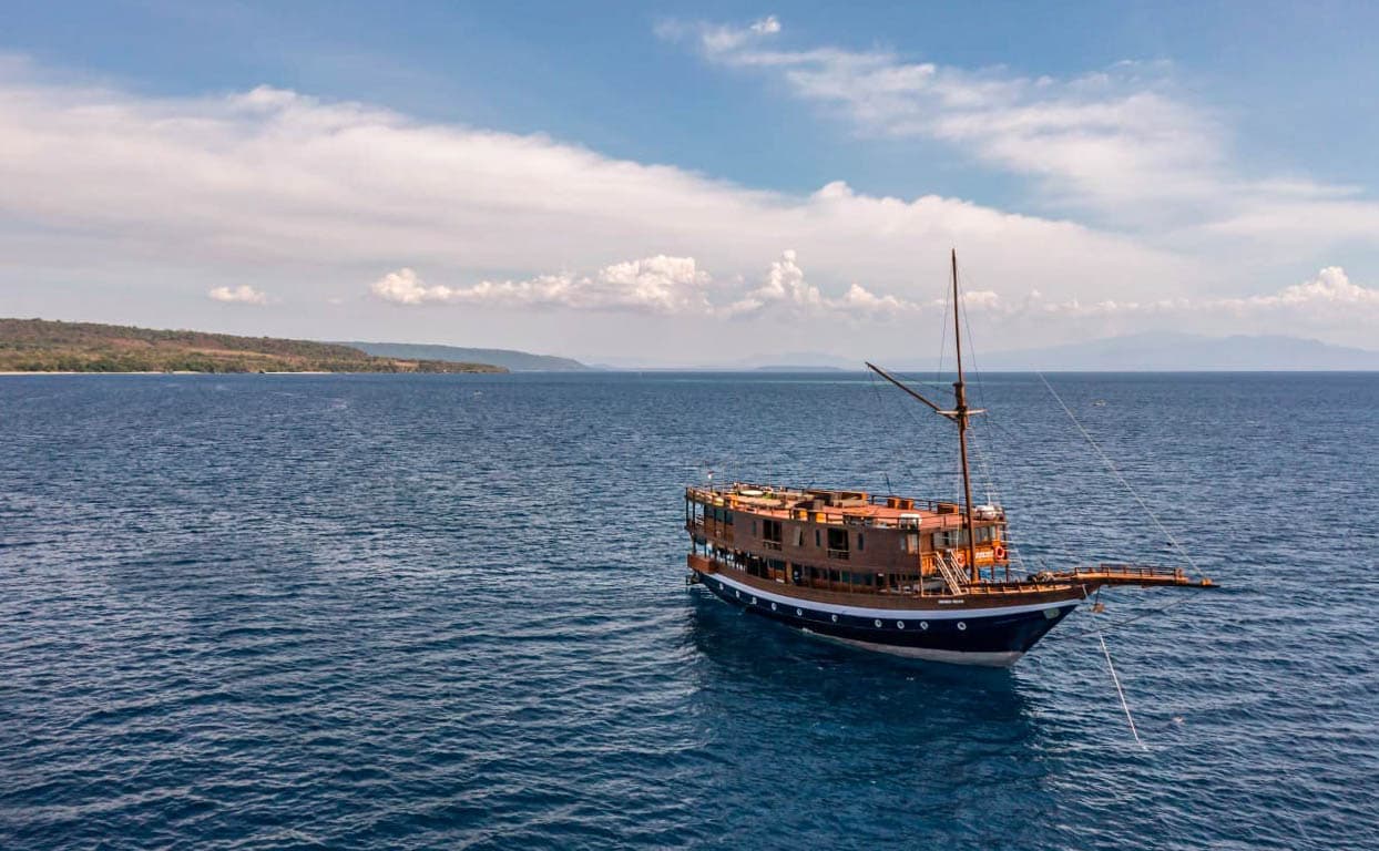 Set Sail for Adventure: The Ultimate Guide to Liveaboard Diving in Indonesia