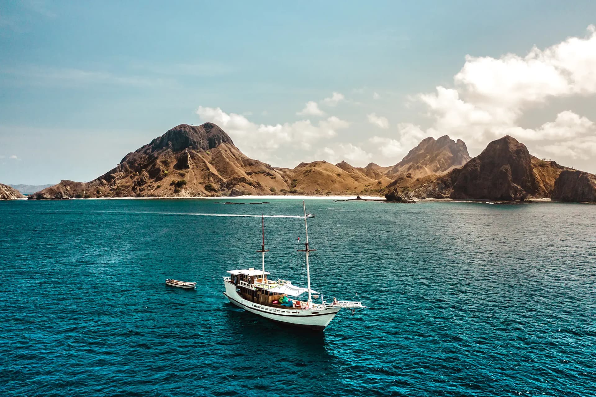 Scuba Diving Liveaboard in Komodo